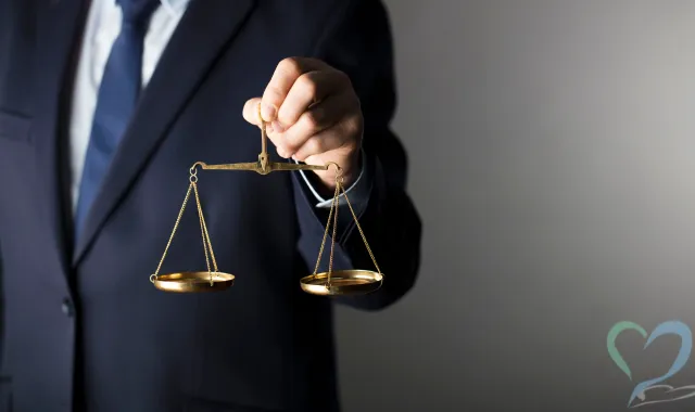 弁護士は法的措置と交渉に重要