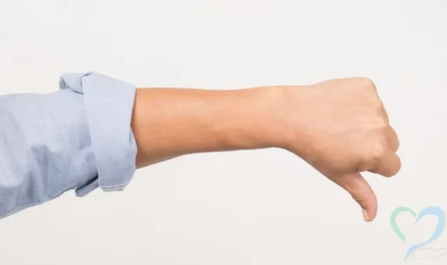 挑発や皮肉といった攻撃的な発言は避ける