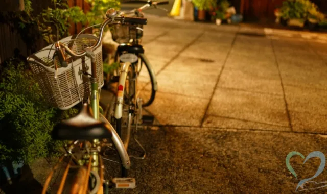 通路に物を置かれて通れなくなる