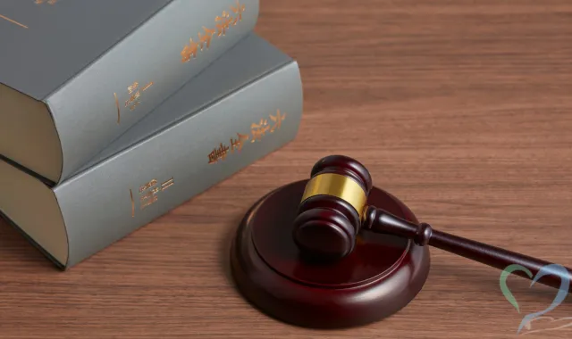 嫌がらせの証拠を集めて弁護士に相談する