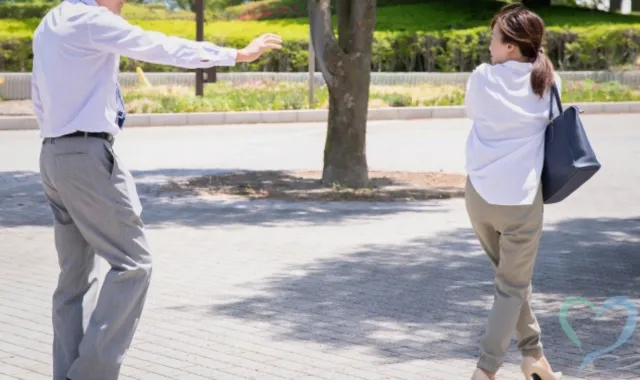 赤の他人からしつこく言い寄られている場合