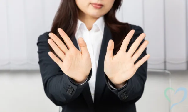 接点を利用して接近してくる場合