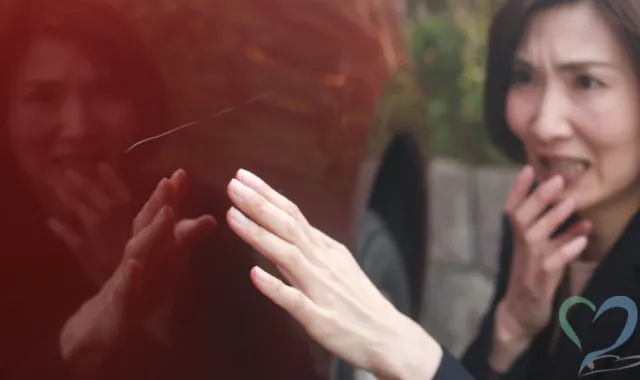 家や車に傷をつけられる