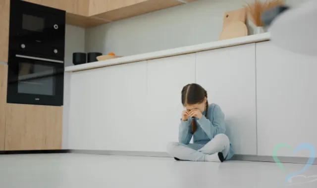 一人で泣く子ども