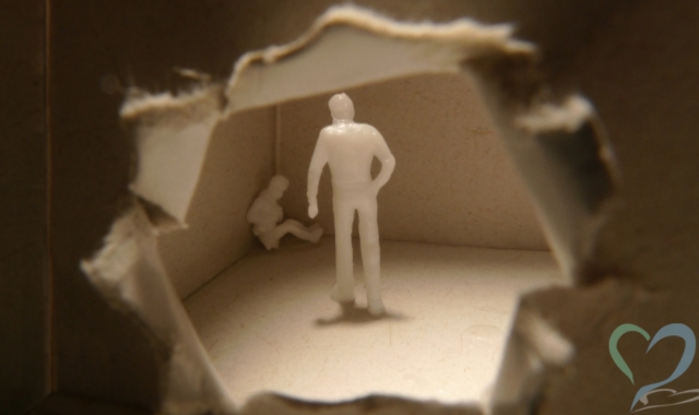 家庭内に潜む虐待