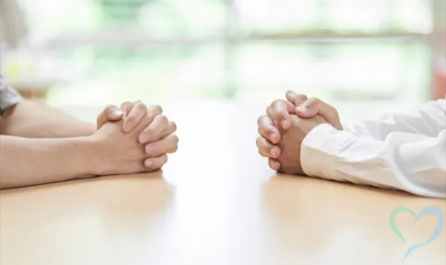 感情的な説得は避ける