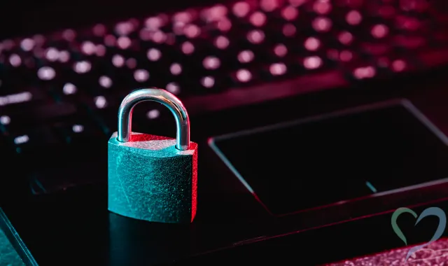 夫の私物を勝手に調べると違法になる可能性がある